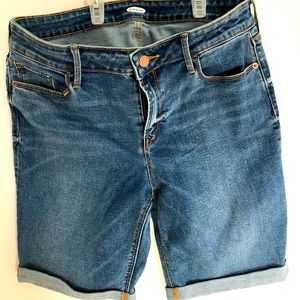 Old Navy Shorts! Brumuda Shorts BRAND NEW!